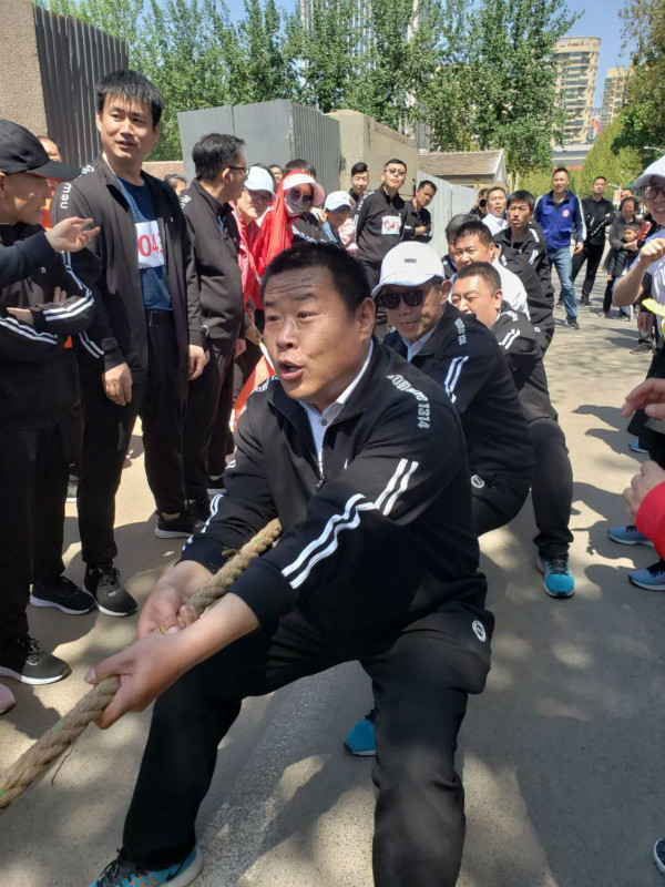 男子拔河1.jpg