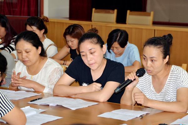 用心護(hù)理查房 確保護(hù)理質(zhì)量——張店區(qū)人民護(hù)理部開展護(hù)理模擬查房2_副本.jpg