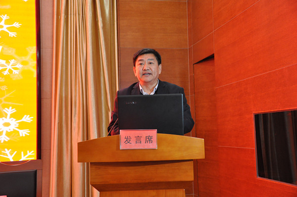 中心黨支部書記張新明同志主持