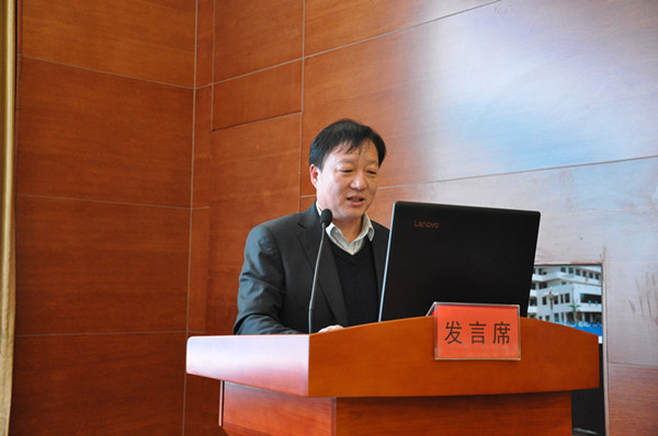 沂源縣人民醫(yī)院院長李強同志作報告