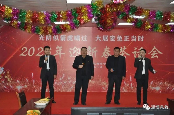 12.設(shè)備通訊科 綜合科合唱《真心英雄》