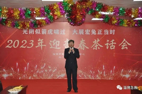 4.房主任獨(dú)唱《我和我的祖國(guó)》