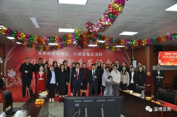 17.全體合唱《難忘今宵》